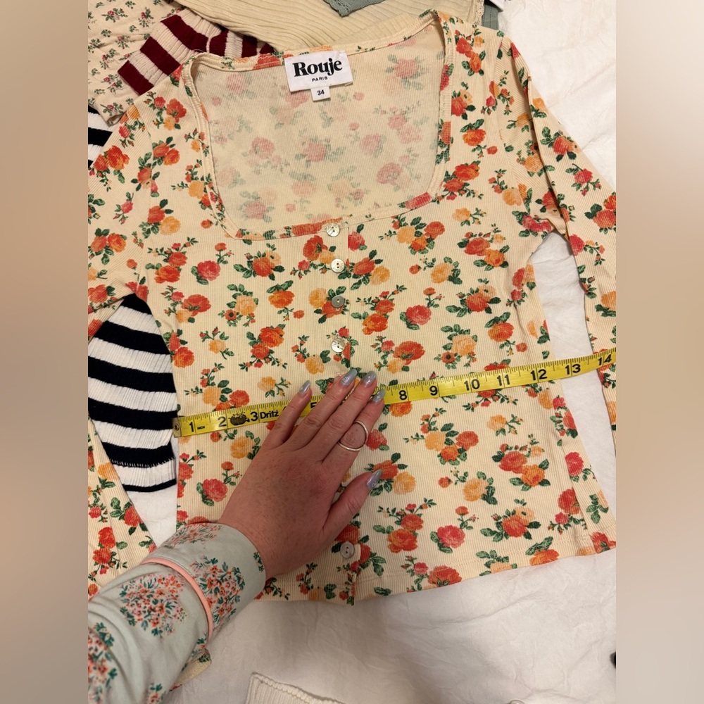 Rouje XS, Cream/Orange Floral Button-Front Long Sleeve Tee - Picture 4 of 6